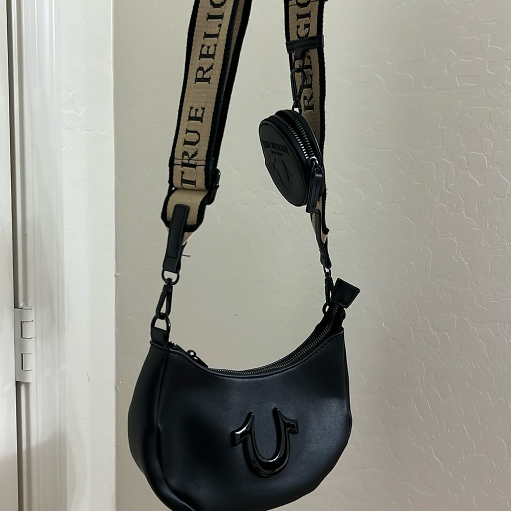 True religion crossbody bag 🖤